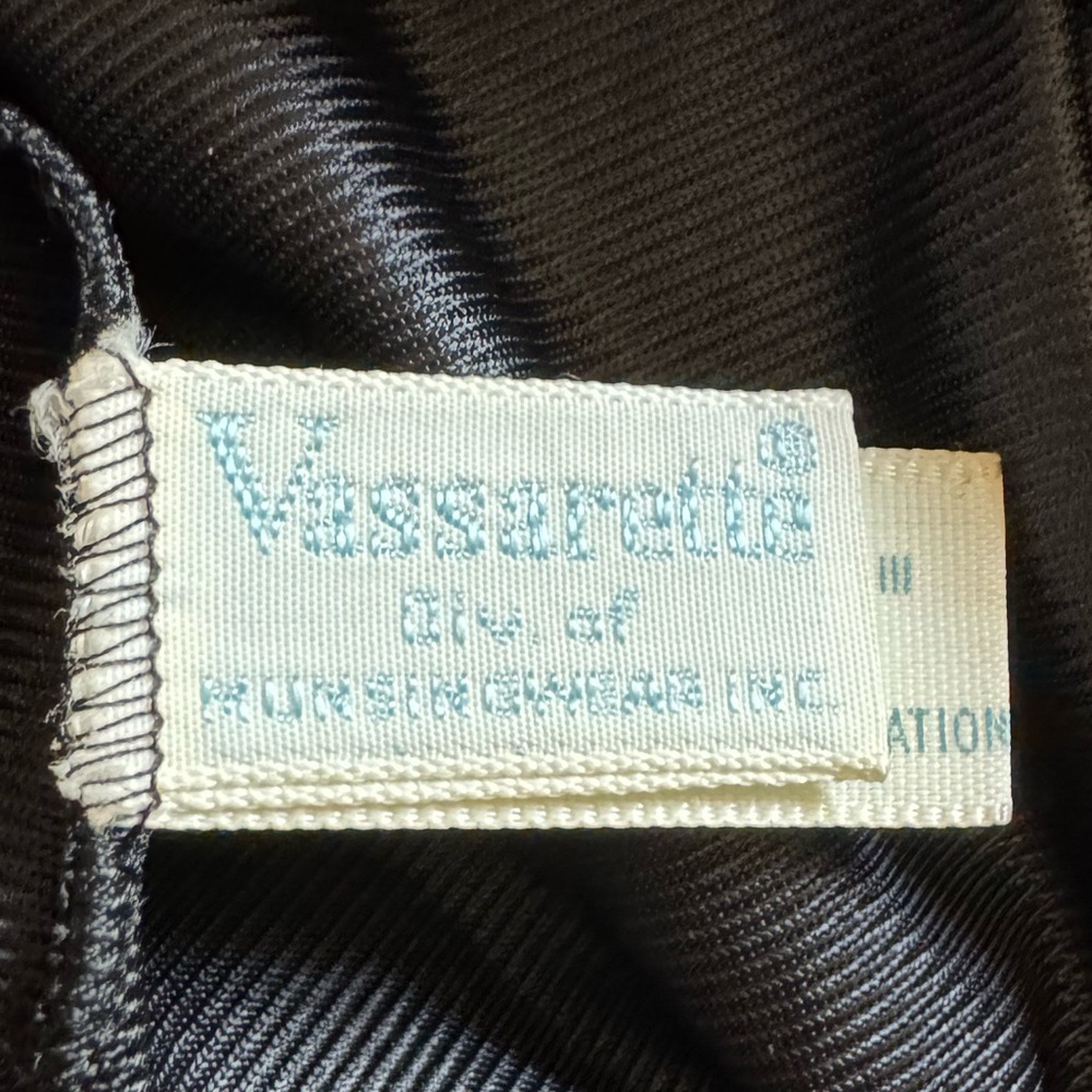 Vintage Vassaret by Munsingware Black Slip Size A Large 22 inch length - Picture 4 of 8